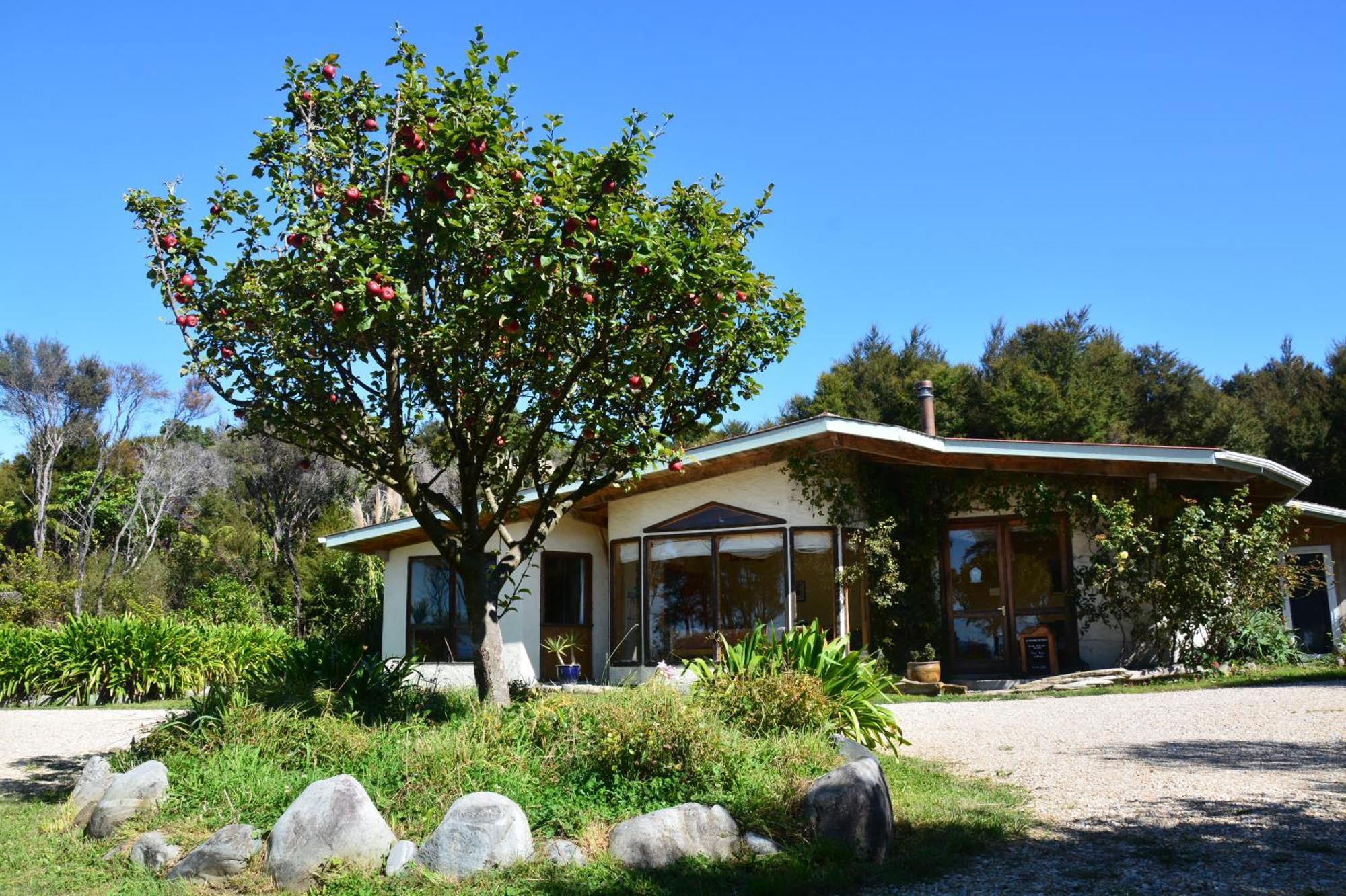 Ao Marama Retreat Hotel Collingwood Exterior photo
